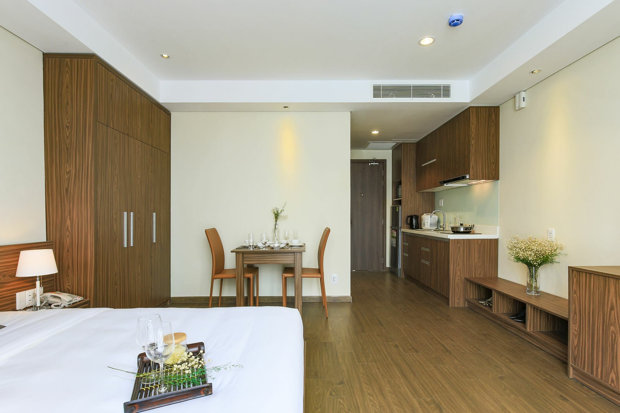Aurora Serviced (adults Only) Khách sạn 3*